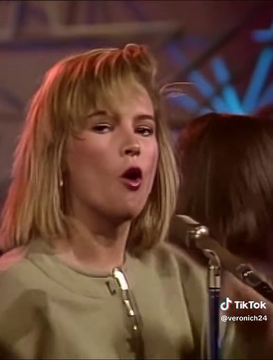 Flans - Me he enamorado de un fan (1987) México #baladasdelrecuerdo #exitos #musicadecorazon❤️