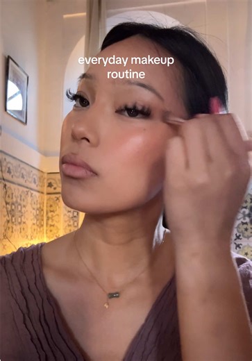 As promised! The new year starts with my current everyday makeup routine 🥹🤍 All products & shades in video/caption~ @Armani beauty Luminous Silk Hydrating Primer Acqua Highlighter @Estée Lauder Double Wear Foundation @Pat McGrath Labs Sublime Concealer @Morphe Cosmetics Hot Shots Bake & Set Signature Lip Pencil Cheek Thrillz @Natasha Denona Mini Eye Sculpt Palette @Urban Decay Cosmetics All Nighter Setting Spray #makeuptutorial #makeuproutine #softglam