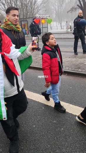 Çiyayên Zagrosê on Instagram: "Demo Bremen 7.2.2026 Freiheit für Kobani ✌🏽 2+2=1 #bremen #deutschland #rojava #kobani #kurdistan"