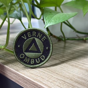 [Hot Item] Custom Embroidery Patches with Magic Tape for Easy Application