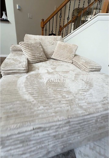 Comfortable Chaise Lounge for Your Living Room