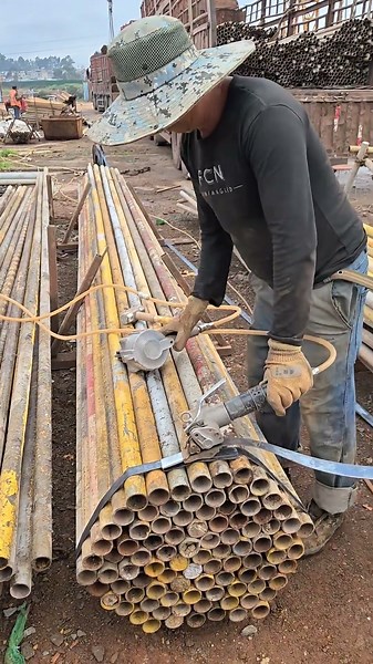 Used Steel Pipe Bundling Process - Good tools and machinery make work easy