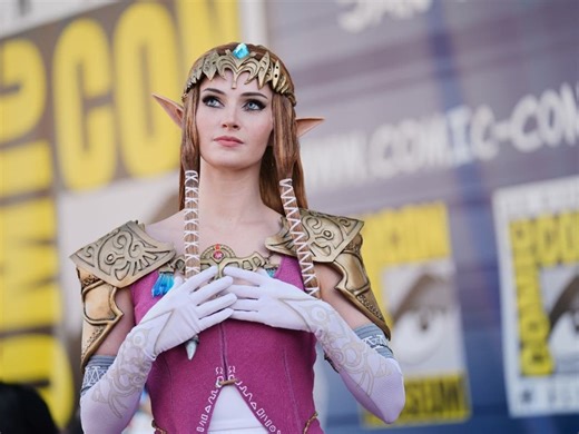 Comic-Con Opens For Full Day Of Panels, Pop-Culture And 'Peacefest'