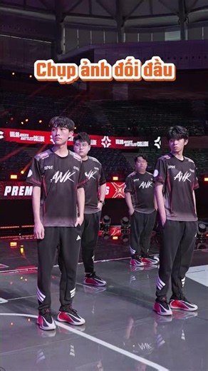 Pro players practicing lifting the trophy before match day! Which name will get to "lift the real...