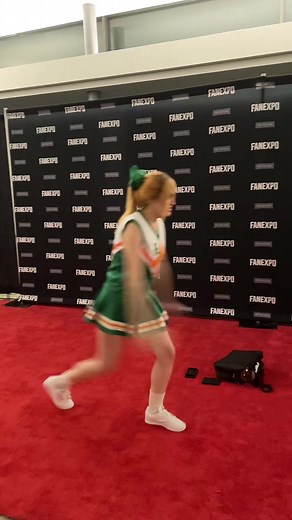 cheerleading!!! 🥰🤗#strangerthings #strangerthings4 #chrissycunningham #eddiemunson #chrissycunninghamcosplay #eddiemunsoncosplay #strangerthingscosplay #fanexpoboston #fanexpo
