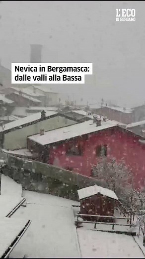 44K views · 1K reactions | La Bergamasca si è svegliata con la neve, nella mattinata di venerdì 21 novembre. Nevica infatti in tutta la provincia: dalle valli alla Bassa, passando per la città.  Vuoi mandarci le tue foto della neve? Pubblicale direttamente su ecodibergamo.it: trovi l'apposita sezione in homepage (link in bio). #ecodibergamo #notiziebergamo #snowday | L'Eco di Bergamo | Facebook