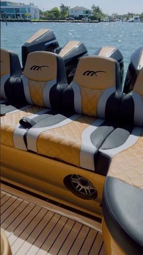 Midnight Express 43 — compact power, open-water freedom.