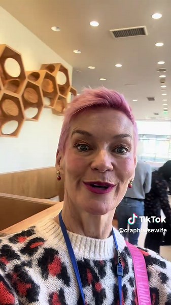 Visit Cat Cafe Moff: The Best Cat Cafe in Harajuku