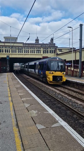 a class 333 emu enters keighley #train #railwaycontent #trainspotting #railway !