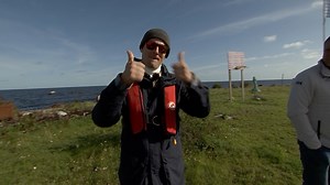 26K views · 254 reactions | Jüri peab sõitma kevadel paadiga Keri saarele ning veetma seal üksinda terve ööpäeva.  ⛺️  Väikelaevapabereid pole ta veel tegema hakanud, aga esimese tutvuse saarega tegi ära. Vaata, millised olid esmased muljed! | Kanal 2 - Õhtu | Facebook