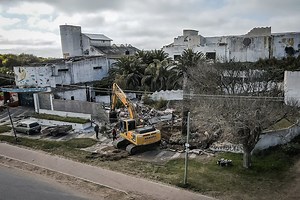 Demuelen parte de la emblemática discoteca Ku: qué harán en ese espacio frente al mar