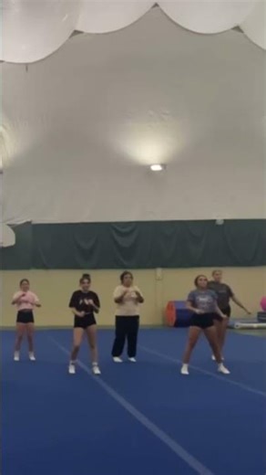 Clap your Hands youth dance