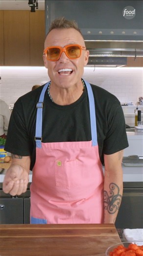 WWMD: What Would Malarkey Do??! In last night's episode, the chefs were challenged to make a spicy Mexican dish... with Hot Cheetos! 🫣 Here's how Brian Malarkey would approach the challenge! #CutthroatKitchen Knives Out > Tuesdays @ 9|8c 🔪 | Food Network