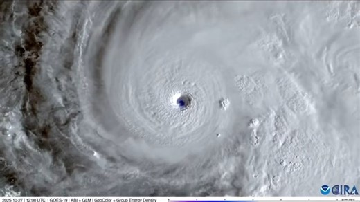 6.5K views · 23 reactions | Spectacular lightning illuminates the eye...