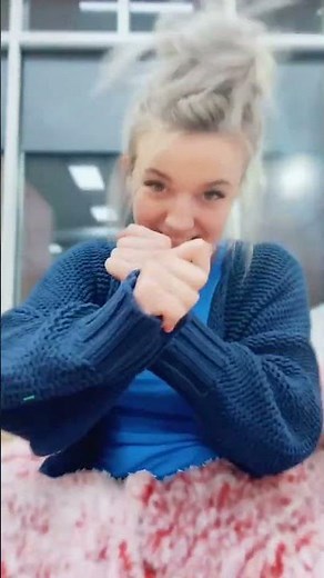 Expressive Young Woman Posing and Smiling#posing #expressions #smiling #blondehair