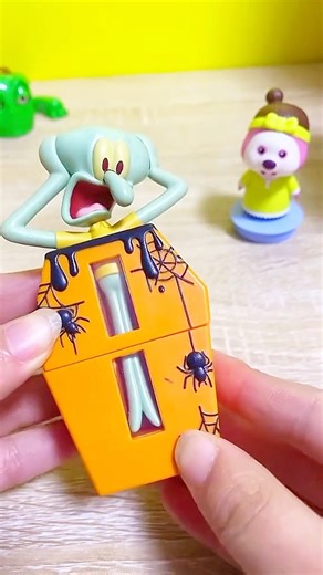 2022 SPONGEBOB SQUAREPANTS SQUIDWARD KFC HALLOWEEN TRICK TOY #2000s #cartoon #shorts