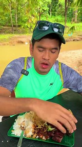 249K views · 5.9K reactions | #kelantan Nasi Lemak stambong makan tepi air gedumm Di Kuala Keai, kedai Abe Mad nasi kerabu rupanya ada Nasi Lemak juga, abe la tambah semua lauk baru 11 ya setmung Sini ada nasi kerabu, celup kampung dan nasi dagan ada hari Khamis saja Nasi Kerabu Abe Mad Mengkebang Kuala Krai Buka 1.30 tgh hari -7 malam Cuti jumaat #foodexploration #nasilemak #celupviral | Senok Perut | Facebook