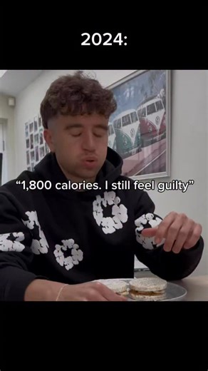 Jake Claydon | Fitness & Recovery on Instagram: "I was eating 1,800 calories a day and couldn’t figure out why my body was shutting down 😶 Tracked every macro. Skipped every social event. Went to bed hungry every single night. I thought I was disciplined. I was just starving myself. Recovery wasn’t about “eating more” - it was about feeling safe enough to let go of control 🔓 If you’re: ❌ Skipping meals to stay lean ❌ Obsessing over every calorie ❌ Choosing the gym over your mates Your body’s t