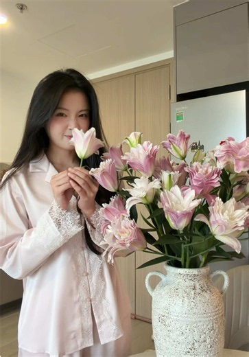 Cũng thích đi mà cũng thích ở nhà 😈🌸 hihi #bachluuduong #unbox #mialala #dongphuongmynhan #dothudong