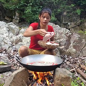Lisa Cooking on Reels