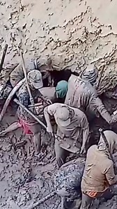 Omg.. found a lot of gold material in muddy material with dongfeng mining machine..!!! #OMG #founder #gold #oro #emas #material #inspiration #muddy #with #Dongfeng #Mining #machine #Amazing #working #amor #newyear #trend #fb | Iskandar Lelek