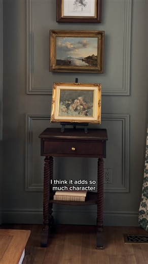 KYLIE KATICH on Instagram: "Let’s transform this table I found for FREE into the dreamiest vintage table for the library! ☁️📚✨My favorite combo for dark vintage inspired stains is 1/2 Jacobean and 1/2 Weathered Oak by @minwaxusa #minwaxpartner"