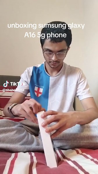 Unboxing the Samsung Galaxy A16 5G Phone: First Impressions