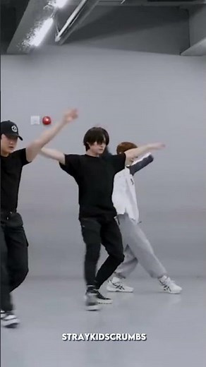 Lee Know - "Hellevator" Dance Practice Video