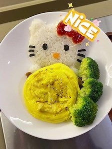 A cute Hello Kitty bento with a tornado egg! 😻🍳 #shorts