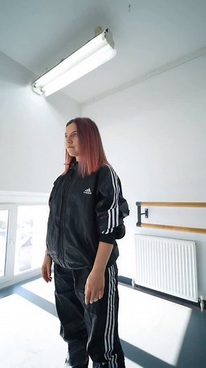 Floorwork flow is a special kind of pleasure 🌀 I love it both slow and fast 🌪️ What about you? Would you learn this combo with me? #floorwork #floorworktechnique #floorworkdance #floorworkchoreography #floorworkflow #contemporary #floorworkchoreo | Sonia Tratyn