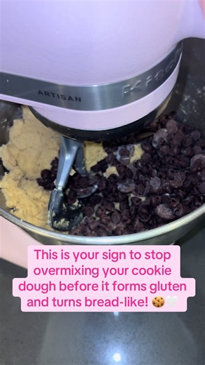 Perfect Cookies: Avoid Overmixing Your Dough