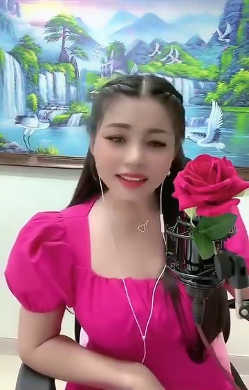 8.7M views · 216K reactions | 1 Ca Khúc nhạc Chế vui e tặng cả nhà xã tress nhé 殺 vui chứ đừng xuyên tạc hay khịa bé nhé ❤️ . E live trực tiếp ở tiktok và cắt video về đăng nên vừa nói vừa chào vừa hát MN thông cảm 殺 | 999 Đoá Hồng | Facebook