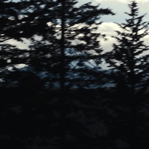 Chase the storm with all-new Mountain Bound ski & snowboard travel gear. | Osprey Packs