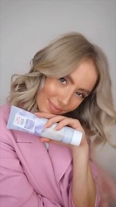 We love the results of Pearl Blonde on @indiaamoon in this tutorial 朗 If you’ve got clients looking for a little pick-me-up and an added gloss to their hair between salon visits, make sure to offer them #ColorFreshMask ✨#AskForWella #MakeChange​ .​ FORMULA:​ #ColorFreshMask in #PearlBlonde | Wella Professionals | Facebook