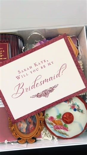 Packing my Bridesmaids boxes!🦢💍 I loved doing this so much so I am so happy to share for future brides