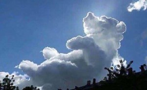 ¡IMPRESIONANTE! Winnie Pooh aparece en el cielo
