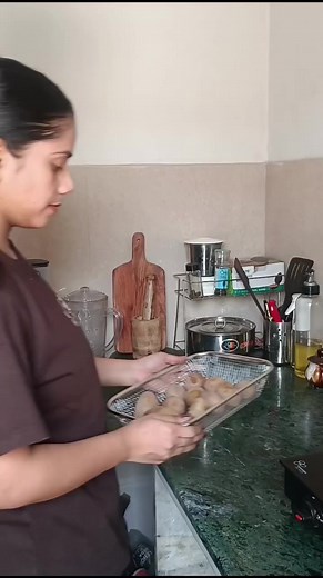 Bezati toh hone nahi dungi 😮‍💨 #kachori #pyazkikachori #recipes #viral #tiktok
