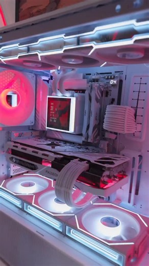 The new Lian Li HydroShift II LCD-S in my latest build in the Lancool 217 INF 🤩 Straight up stunning stuff from Lian Li. The care they put into creating something exceptional is next level 🙌 🏷️ #lianli #lancool217inf #hydroshiftiilcds #gamingpc #pcbuild | masters.of.tech