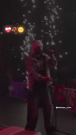 dil ta pagal hai ❤️‍🩹🥀 on Instagram: "🎬 No Problem (2010) – A Riot of Comedy & Chaos Directed by Anees Bazmee, No Problem is a hilarious Bollywood comedy packed with confusion, crime, and non-stop laughter. The story revolves around two small-time crooks, Yash and Raj, who unintentionally get caught up in a web of bank robbery, mistaken identities, and crazy misunderstandings. As cops, robbers, and lovers cross paths, chaos unfolds in the most entertaining way possible! 👥 Cast: Anil Kapoor a