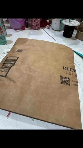 Cute bag snowman with greenery #snowman #amazonbag #adorable #diy #ChristmasDecor #snowmandecor | Made With Love Country Crafts by Tracy