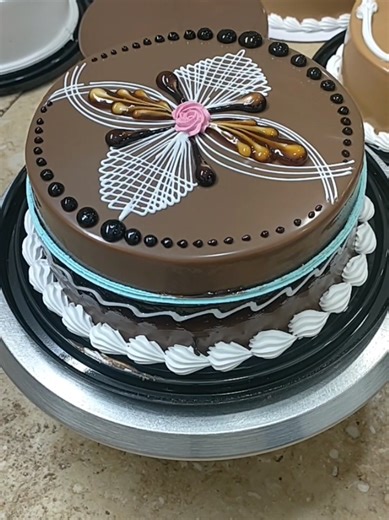 Amazing Chocolate Cake Designing Techniques