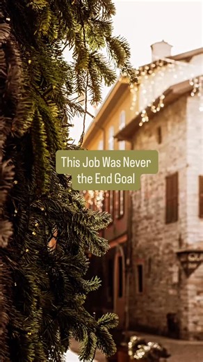 Andrea | Make Money Online on Instagram: "𝐅𝐨𝐥𝐥𝐨𝐰 𝐦𝐞 @𝐄𝐬𝐜𝐚𝐩𝐞𝐭𝐡𝐞𝟗𝐭𝐨𝟓𝐖𝐞𝐚𝐥𝐭𝐡 USPS was never supposed to be the whole story. It was supposed to fund the next chapter. Future-You didn’t wait for burnout or retirement paperwork to decide your life. You built options early — calmly and consistently. If this hit, it’s time to listen. Comment “READY” and I’ll show you how I’m building outside the mail. Are you working when this FREE training is on? Comment “REPLAY” and I can sen