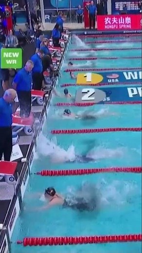 Float Like A BUTTERFLY, Sting Like A BEE😎👑🏊🏼‍♀️