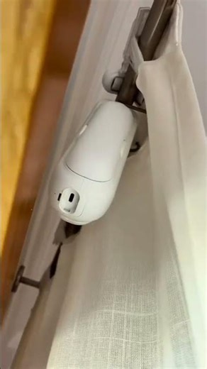 Motorized curtains with remote control.mp4