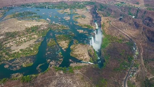The mighty VICTORIA FALLS (@victoriafallsactivities)’s videos with Mother Africa - Mapa