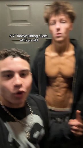 Tommy Brown on Instagram: "Idk why he picked bodybuilding mf gotta go to the NBA😭 But all jokes aside gotta say this dude was next level dialed. He brought some insane conditioning and his posing is top tier. Yeah he might not have a crazy amount of muscle but that’s out of his control, KIDS 17! And for some reason it’s so common to put younger bucks down who want to compete before hitting a huge bulk. I get it, it’s important to take time to put on size if your looking for that pro card, but b