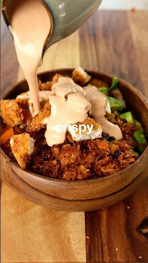 Sweet Chilli Crispy Rice Salad 🍚🥗Full recipe available on thegoodbite.app📲📲