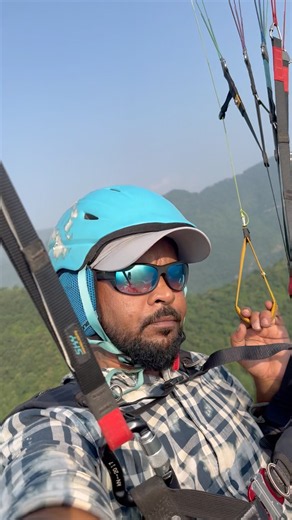 Fear ends where the sky begins!! 💫#flying #flyingmagic #paragliding #adventure #activities #highfly