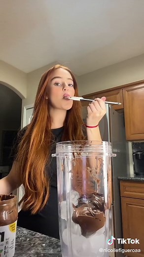 Antojos con Nikki pt 4 😋 Frappe de Nutella | Nutella Milkshake