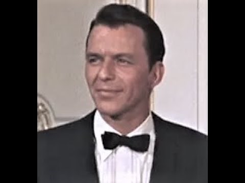 Frank Sinatra / Singing five songs in Italian /